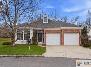 31 Whitehall Rd, Monroe Township, NJ 08831