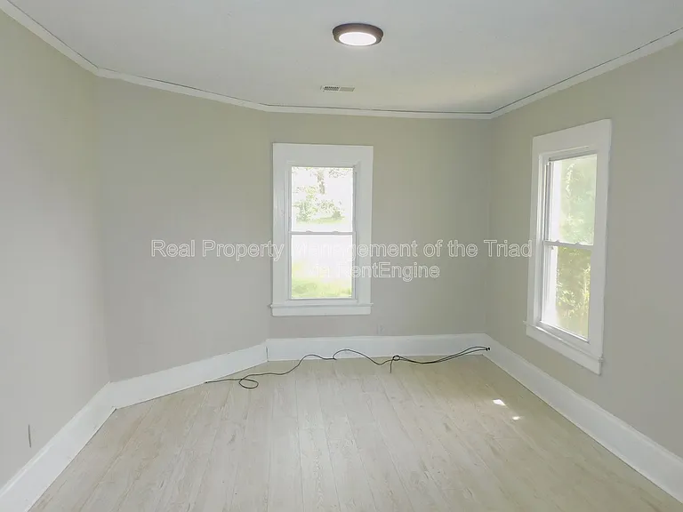 1217 Pearson Pl — Photo 2