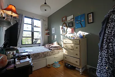 Rented by Rennit Inc.