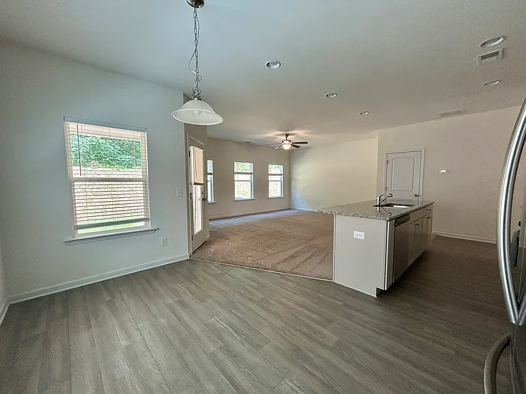 194 Bryon Ln — Photo 19