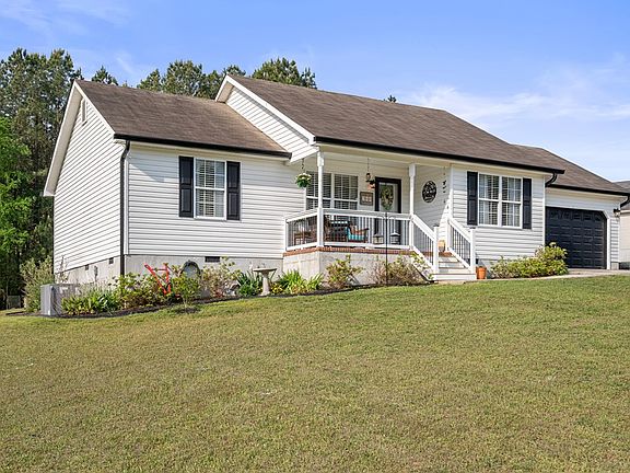 3rd image of 360 Pinewood Dr