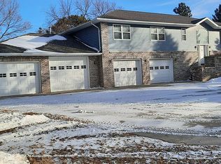 1212 S Miller Ave, Mitchell, SD 57301