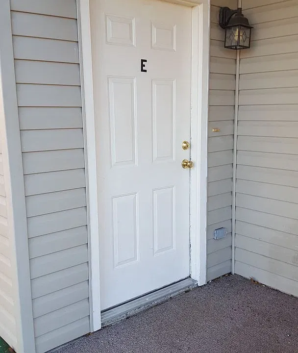 607 Rolling Hills Dr