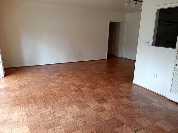 entrance way into living room