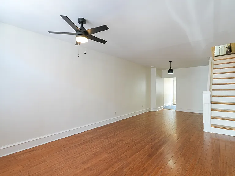 1631 S Clarion St — Photo 3