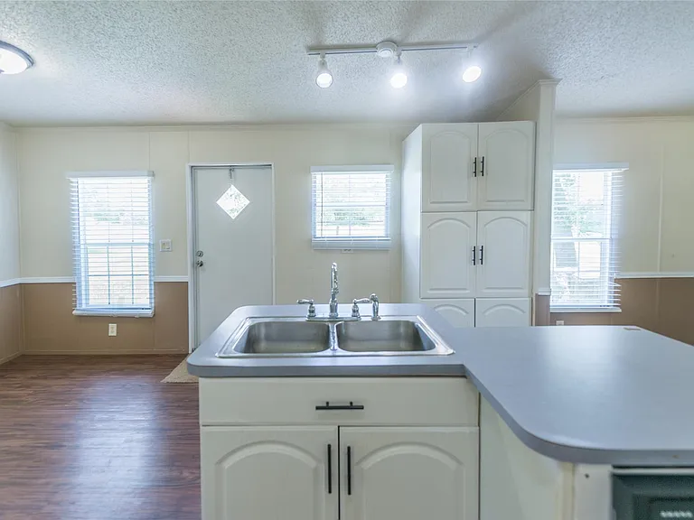 2592 County Road 152 — Photo 10