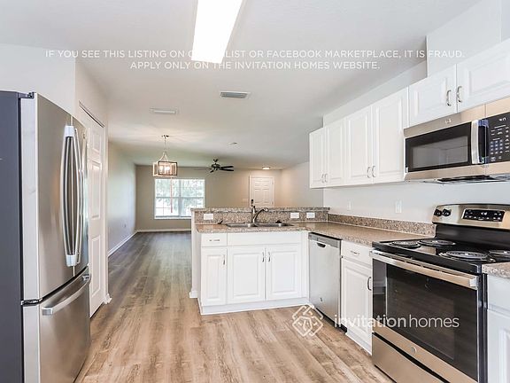 4th image of 11118 Hidden Breeze Dr