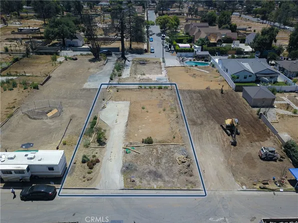 284 W Las Flores Dr, Altadena, CA 91001