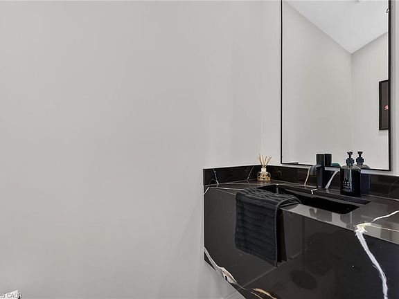 4th image of 491 Anson Dr