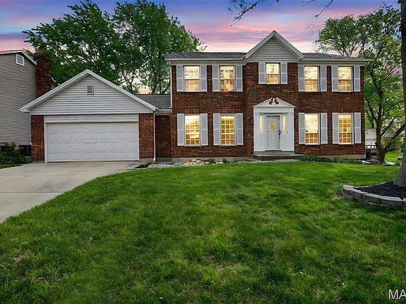 2nd image of 842 Ridgetop Cir