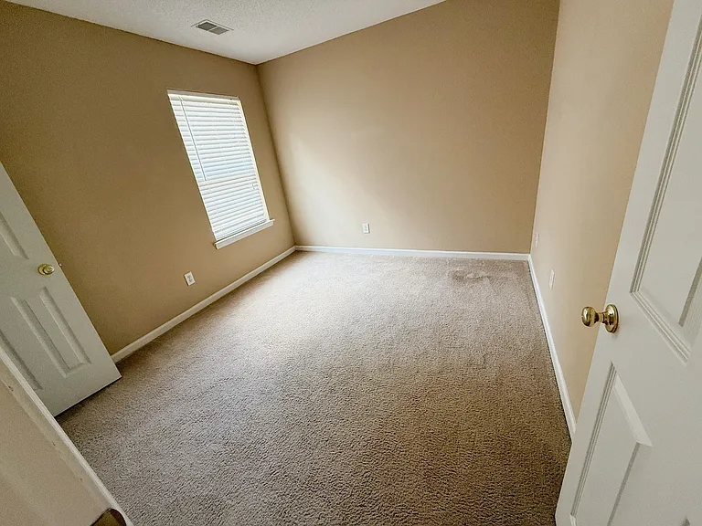 132 Greenvale Dr — Photo 15