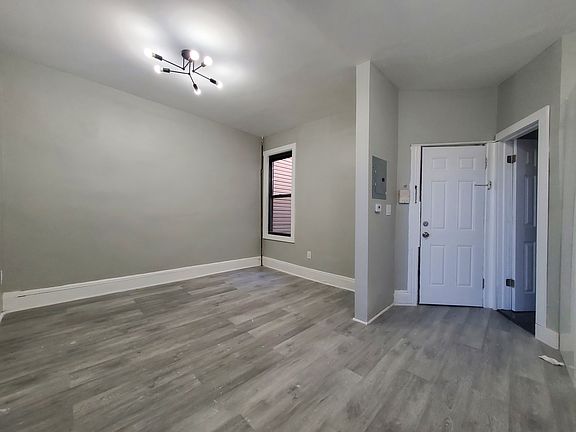 2nd image of 135 W 54th St APT 1