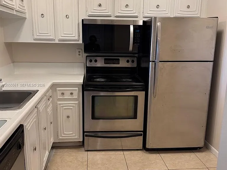 498 NW 165th Street Rd #D405 — Photo 4