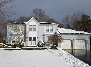 305 Mackenzie Dr, Jackson, NJ 08527