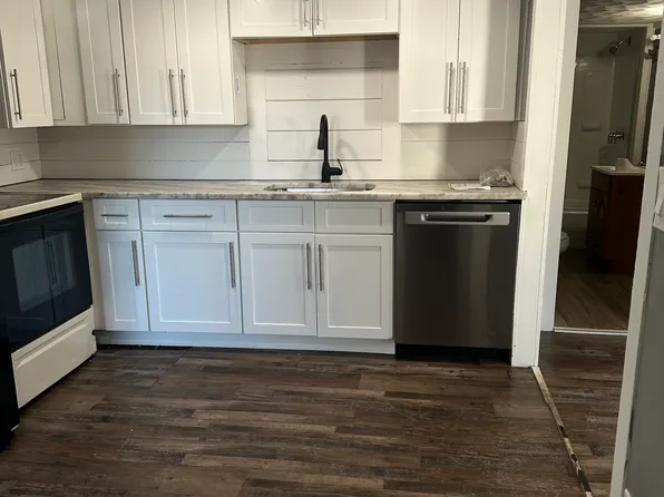 8 Beacon St #A, Somersworth, NH 03878