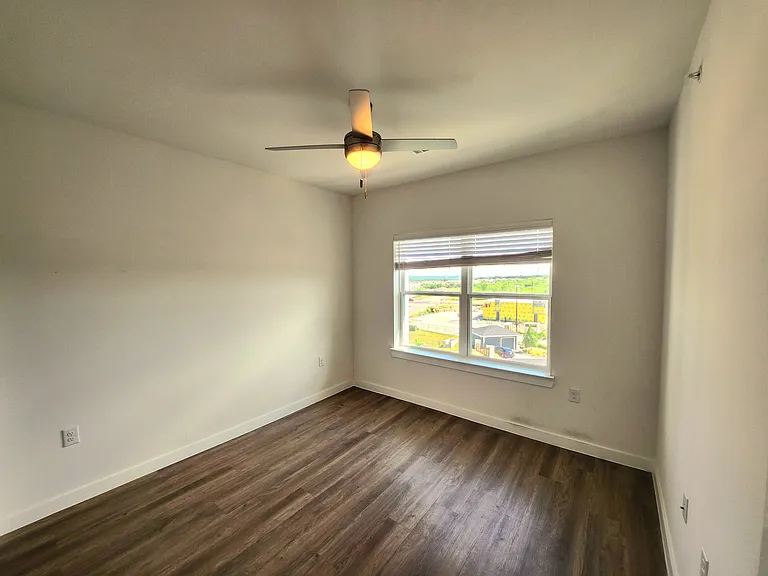 E William Cannon Dr — Photo 9