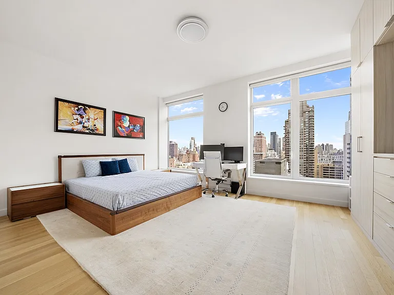 400 E 67th St #20C — Photo 3