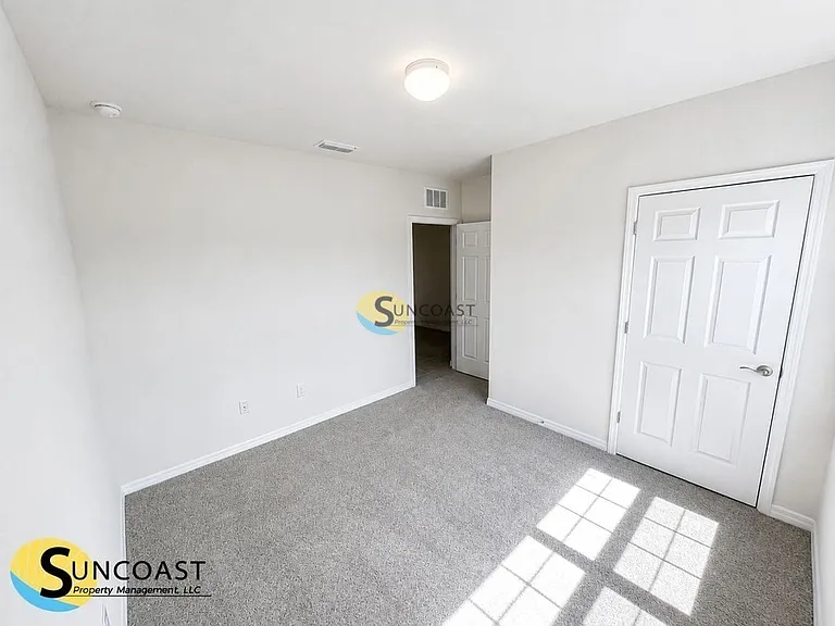 2518 NE 6th Pl — Photo 22