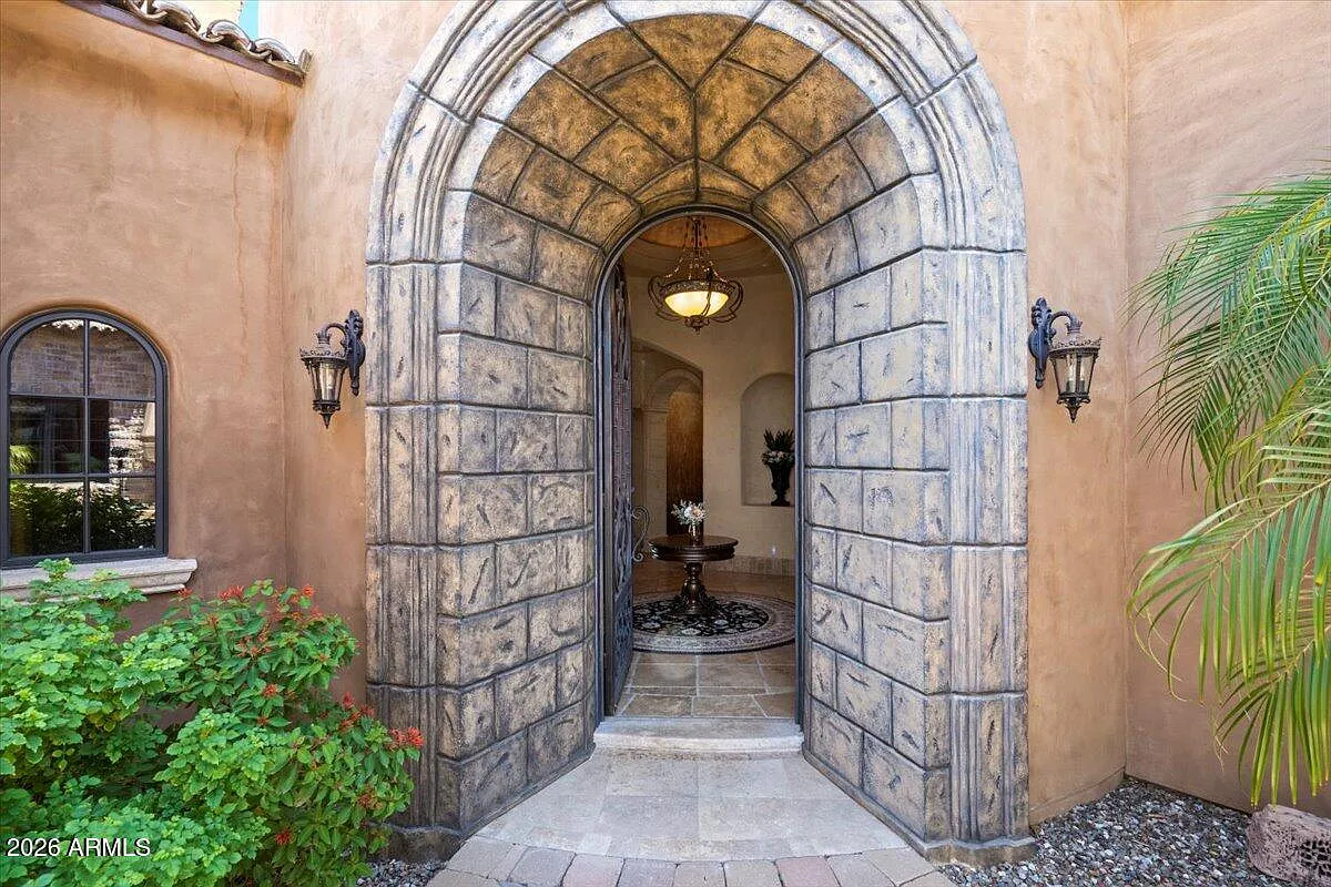 5 bed, 8.5 bath, 7243 sqft, $20,000 — Photo 3