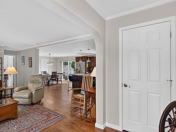 5th image of 57 Linsay Dr
