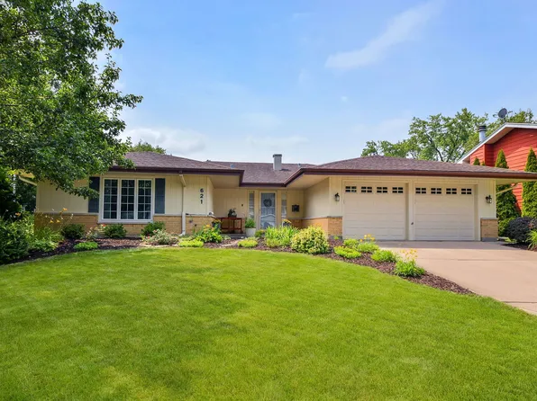 21W621 Buckingham Rd, Glen Ellyn, IL 60137