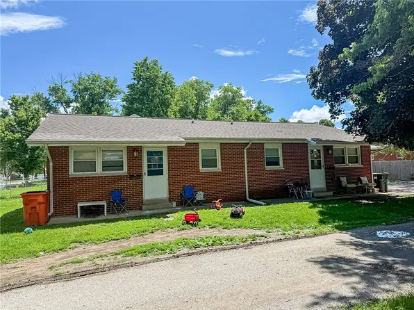844 C St, Charleston, IL 61920