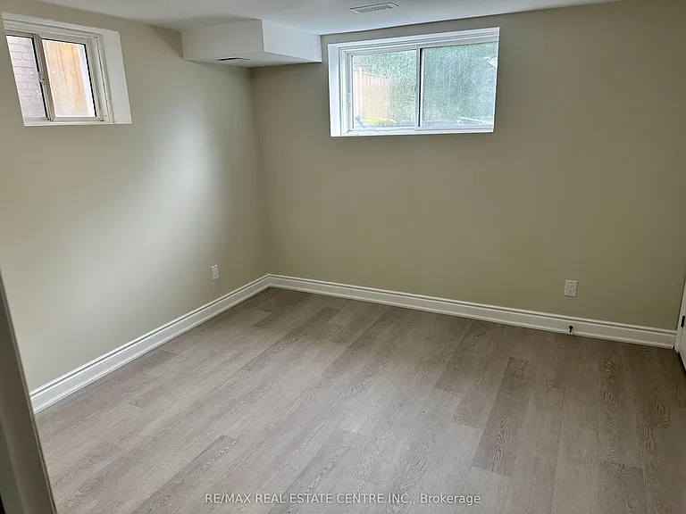 66 Bremner St #BASEMENT — Photo 15
