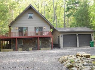 551 S Huron Cir, Hazleton, PA 18202