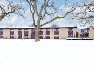995 N Cass Lake Rd APT 209, Waterford, MI 48328