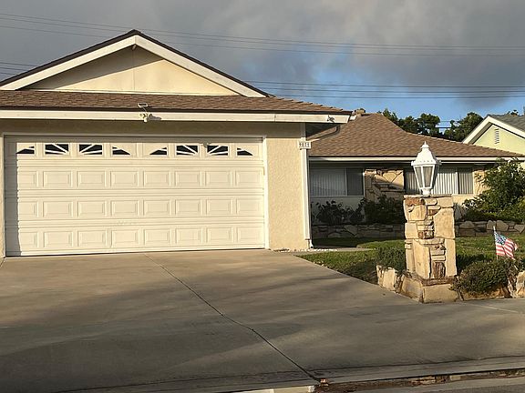 Amazing Neighborhood A Little Over Two Miles to the Beach - Award Winning School District, Edison High