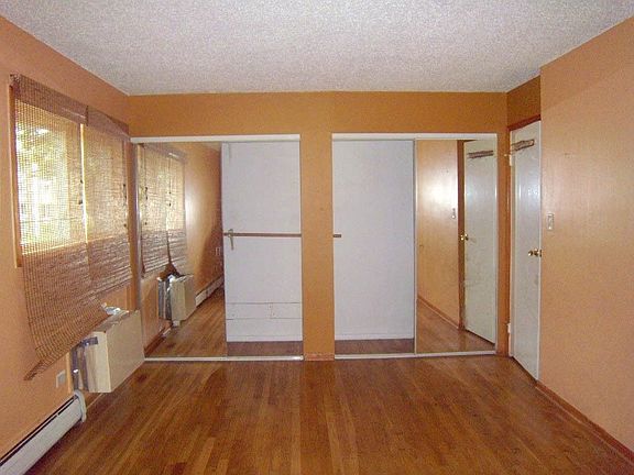 Great Spacious Bedroom with Hardwood Floors