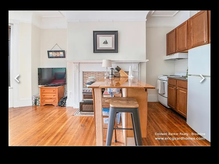 9 Buswell St #2F — Photo 5