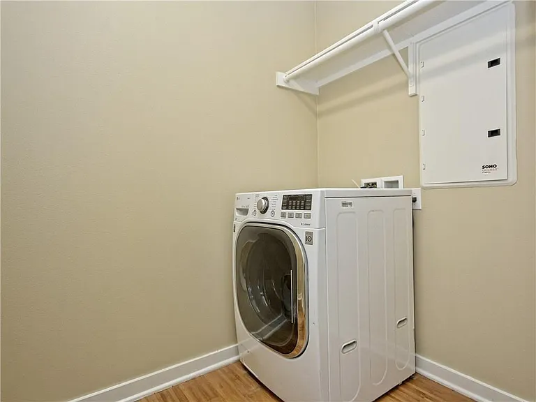2200 Dickson Dr #126 — Photo 13
