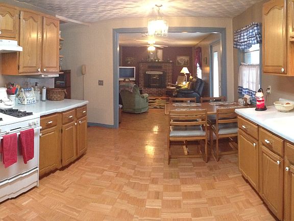 4th image of 1024 W Garland St