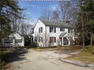 1415 Sweetbrier Rd, Charleston, WV 25314