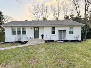 5715 Dove Lake Rd, Jefferson City, MO 65101