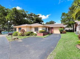 2170 Nova Village Dr, Davie, FL 33317