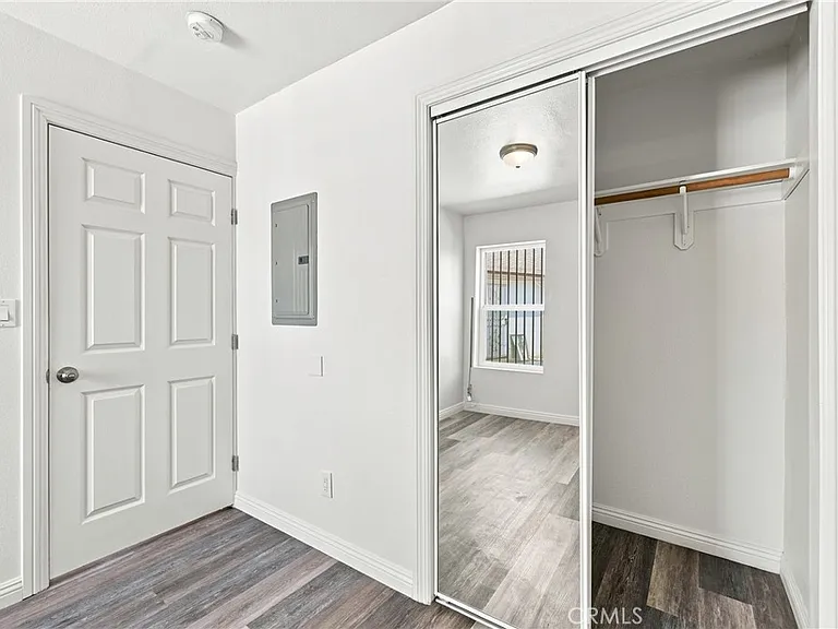 10646 S Wilton Pl — Photo 30