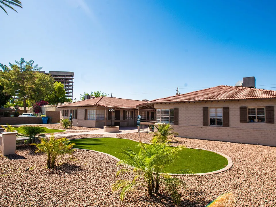 114 E Mariposa St #1