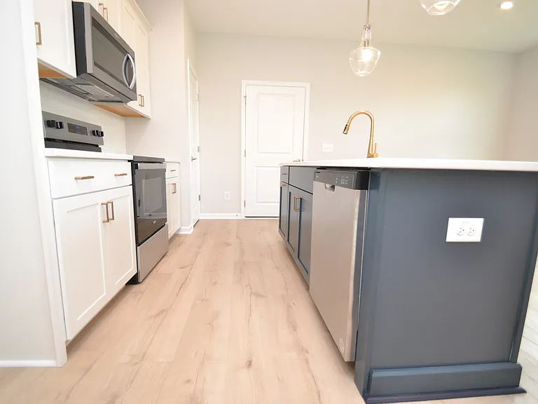 1226 Bessie Ct — Photo 9