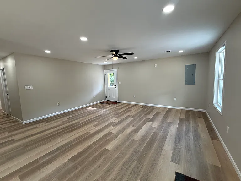 836 Truman St — Photo 7