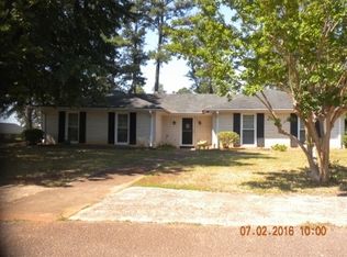 106 Woodmont Dr, Boiling Springs, SC 29316