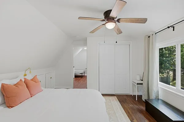 2 bed, 900 sqft, $4,000 — Photo 4