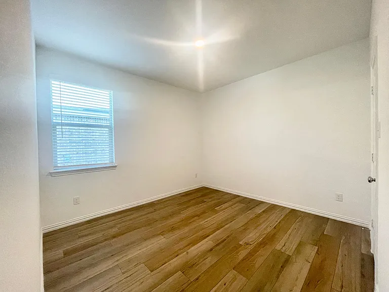 1118 Mahogany Ln — Photo 17