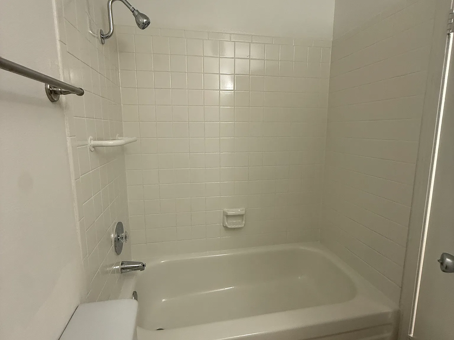 2 bed, 1000 sqft, $1,375 — Photo 1