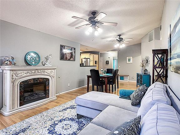 5th image of 2845 Eagle Run Cir E