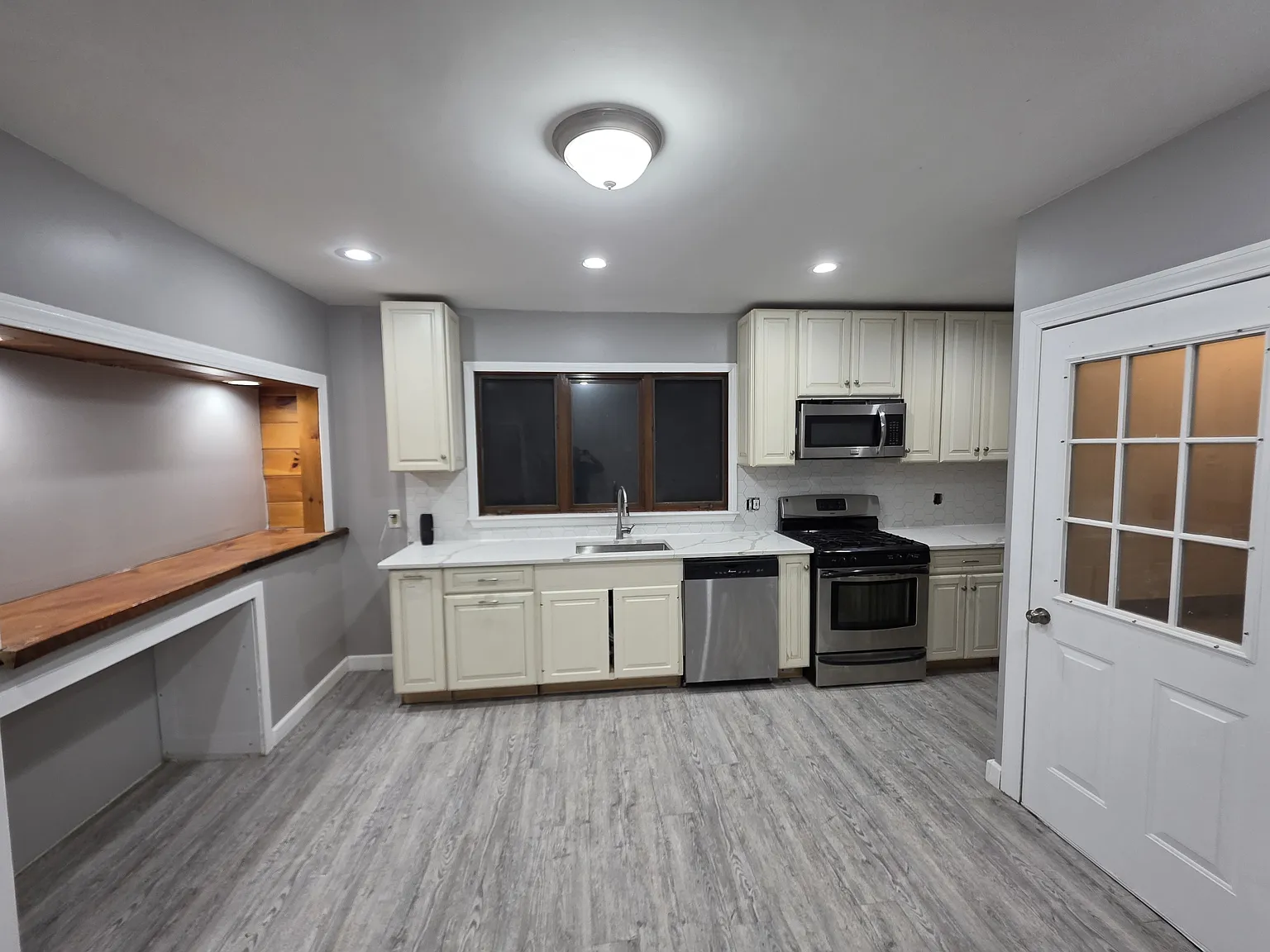 160 Wilmington Ave — Photo 1