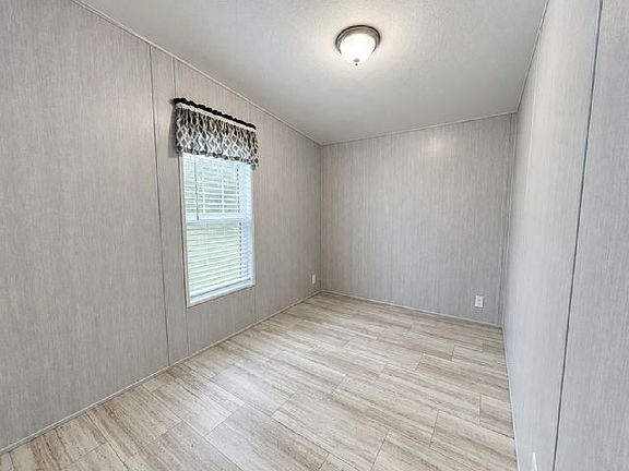 4th image of 1702B Stepway Ave #187