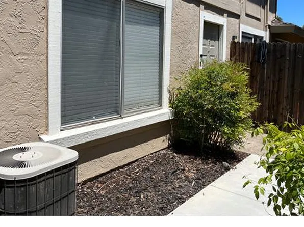 5804 Shadow Creek Dr APT 3, Sacramento, CA 95841