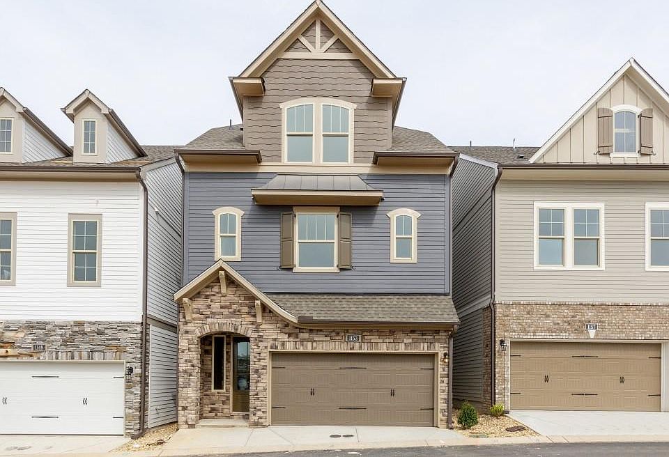 1st image of 104 Bastille Way SE